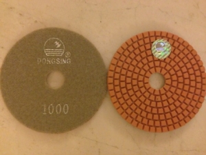 Алмазные гибкие диски D-100 №1000 для гранита ― Памятники в Новосибирске из натурального гранита Shanxi black (Шанcи Блэк) Компания Ритуал - Сибирь