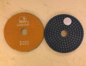 Алмазные гибкие диски D-100 №2000 для гранита ― Памятники в Новосибирске из натурального гранита Shanxi black (Шанcи Блэк) Компания Ритуал - Сибирь